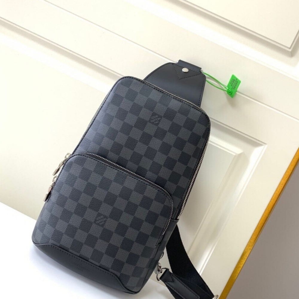 Louis Vuitton Avenue Slingbag Bag
